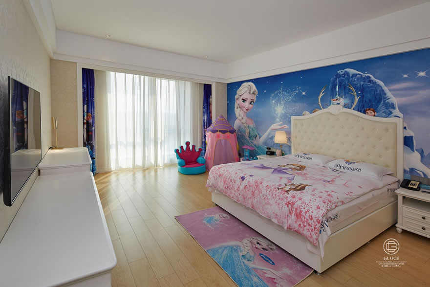 ����Ů������ͷ�